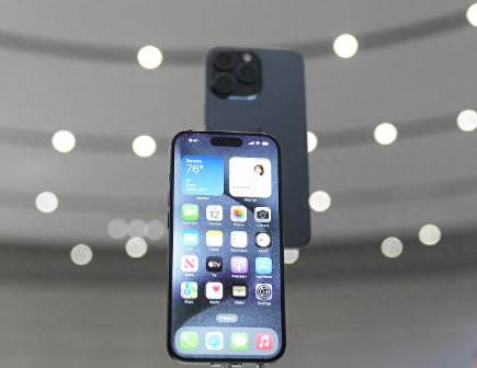 房县Apple维修站分享买iPhone15还是华为Mate60 